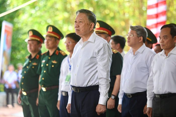 Chuyến công tác diễn ra trong không khí cả nước hướng tới kỷ niệm Ngày Thương binh - Liệt sĩ (27/7/1947 - 27/7/2026), thể hiện sự tri ân sâu sắc của Đảng, Nhà nước đối với những người đã anh dũng hy sinh vì sự nghiệp đấu tranh giải phóng dân tộc, thống nhất đất nước; đồng thời khẳng định sự quan tâm đặc biệt đối với công tác tìm kiếm, quy tập và xác định danh tính hài cốt liệt sĩ.