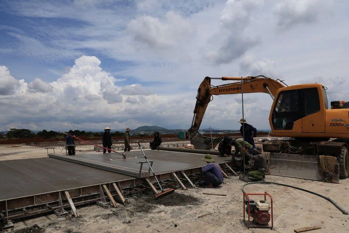  Nhiều hạng mục đang được tăng tốc, bám sát tiến độ để hoàn thành trước ngày 19/8. Ảnh: ACV. 