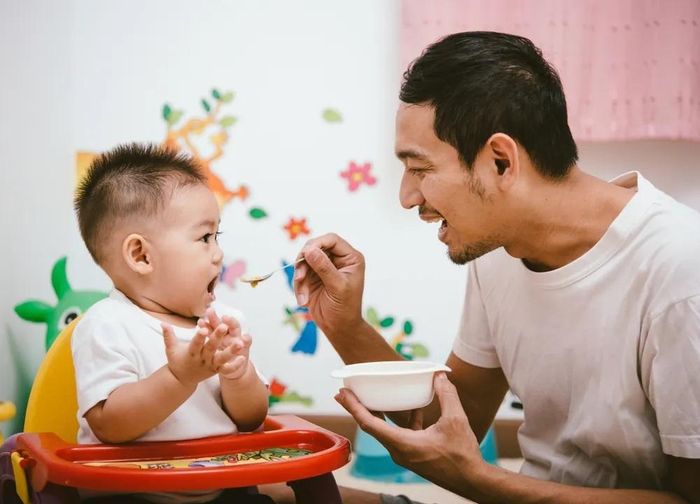 Việc chăm sóc đúng cách sau khi trẻ khỏi ốm không chỉ giúp trẻ sớm lấy lại sức khỏe mà còn góp phần củng cố hệ miễn dịch và giảm nguy cơ mắc bệnh trong tương lai. Ảnh: Shutterstock.