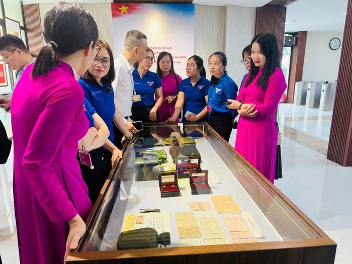 Những hình ảnh tại trưng bày "Thanh xuân gửi lại"