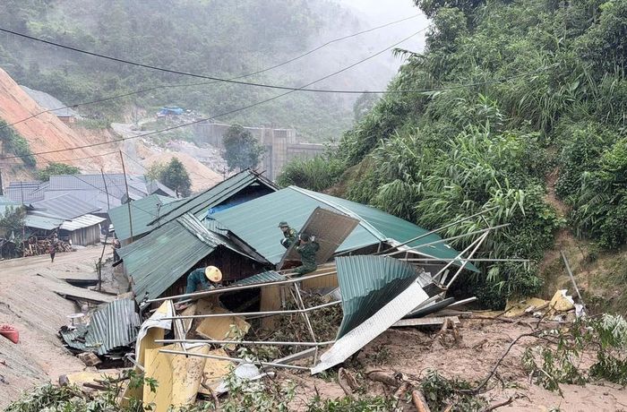 Lũ quét ở Mường Than - Lai Châu khiến nhiều ngôi nhà bị hư hỏng