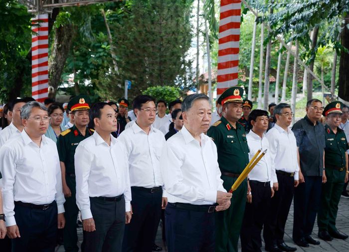 Tổng Bí thư, Chủ tịch nước Tô Lâm và các đại biểu dâng hương tưởng niệm Tổng Bí thư Trần Phú