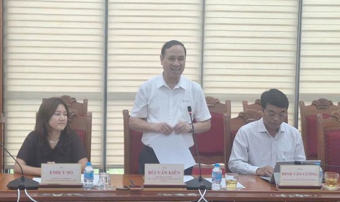 Ông Bùi Văn Kiên, Phó Tổng giám đốc EVNNPT phát biểu tại buổi làm việc - Ảnh: EVNNPT