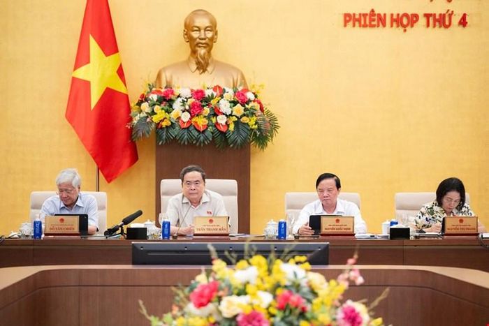 Chủ tịch Quốc hội Trần Thanh Mẫn và các Phó Chủ tịch Quốc hội tham dự phiên họp