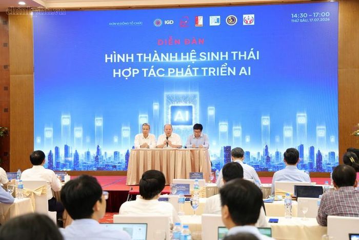 Các đại biểu trao đổi tại Diễn đàn - Ảnh: VGP/Gia Huy