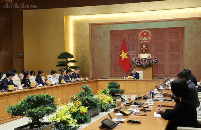 Phó Thủ tướng Thường trực nhấn mạnh các khó khăn, vướng mắc hợp lý và chính đáng của doanh nghiệp cần được lắng nghe, xem xét và xử lý thực chất - Ảnh: VGP/Phương Nguyên