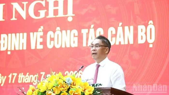Bí thư Tỉnh ủy Cao Bằng Phan Thăng An phát biểu giao nhiệm vụ cho các đồng chí được điều động, bổ nhiệm.