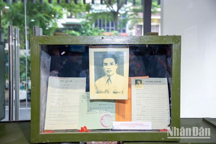 Những cuốn sổ tay ghi chép thực địa là minh chứng sống động cho tính chân thực của lịch sử.