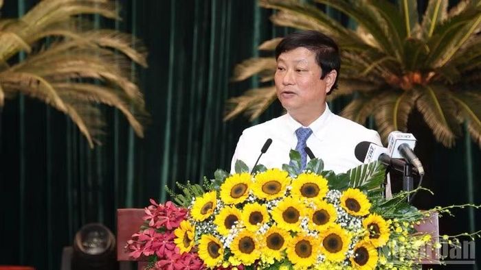 Đồng chí Võ Văn Minh, Ủy viên Trung ương Đảng, Phó Bí thư Thành ủy, Chủ tịch Hội đồng nhân dân Thành phố Hồ Chí Minh phát biểu tại buổi gặp mặt.