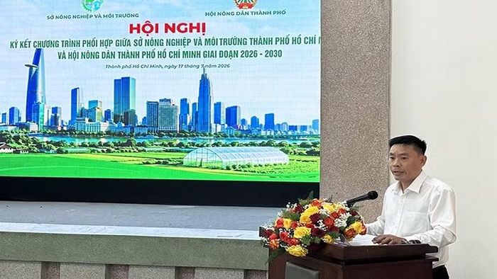 Phó Chủ tịch Hội Nông dân thành phố Trương Thành Quang phát biểu tại lễ ký kết.