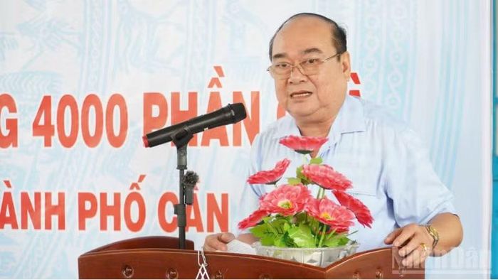 Ông Trần Văn Chính, Phó Chủ tịch Thường trực Ủy ban Mặt trận Tổ quốc Việt Nam thành phố Cần Thơ phát biểu tại buổi lễ.