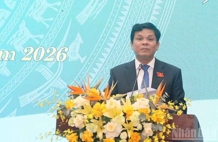 Đồng chí Nguyễn Đức Tuy, Phó Bí thư Tỉnh ủy, Chủ tịch Hội đồng nhân dân tỉnh Quảng Ngãi kết luận phiên chất vấn và trả lời chất vấn.
