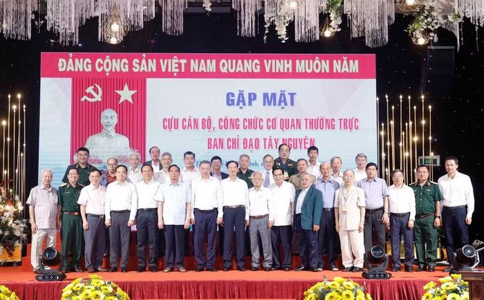 Tổng Bí thư, Chủ tịch nước Tô Lâm và các đại biểu. (Ảnh: THỐNG NHẤT/TTXVN)