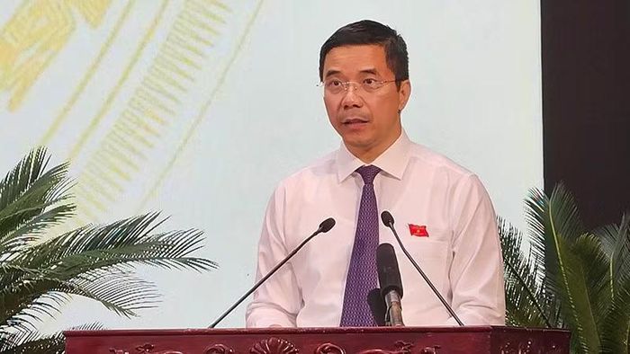 Chủ tịch Hội đồng nhân dân tỉnh Thanh Hóa điều hành kỳ họp thứ 4, Hội đồng nhân dân tỉnh Thanh Hóa khóa XIX.