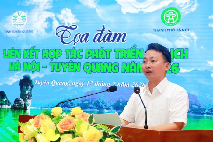 Phó Giám đốc Sở Du lịch Hà Nội Trần Trung Hiếu phát biểu tại buổi tọa đàm.