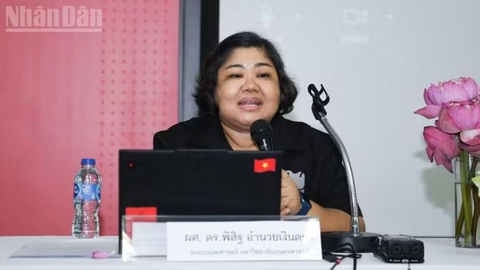 Phó Giáo sư, Tiến sĩ Montira Rato, Khoa Ngữ văn, Đại học Chulalongkorn. (Ảnh: MINH THẮNG)