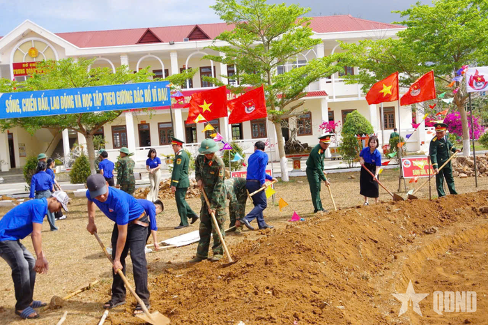  Mỗi công trình, phần việc đều in dấu ấn của tình đoàn kết quân dân.