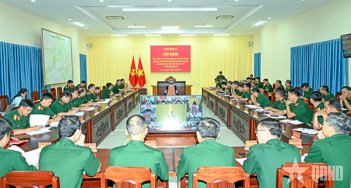Quang cảnh điểm cầu trung tâm.
