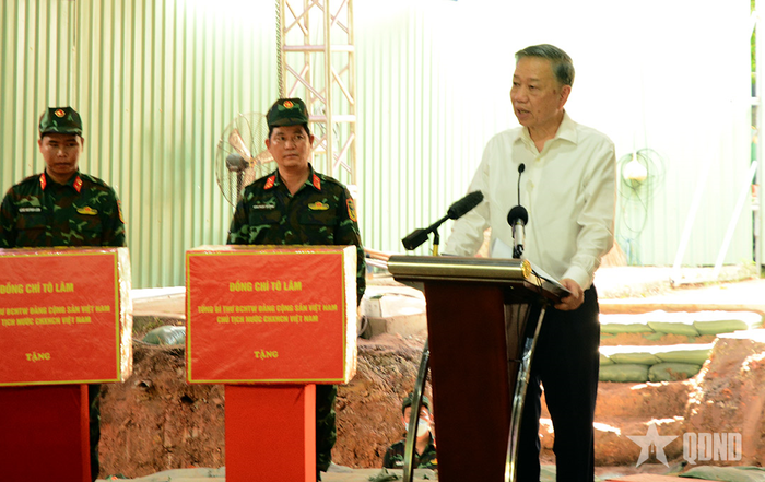 Tổng Bí thư, Chủ tịch nước Tô Lâm bày tỏ xúc động khi đến thăm và động viên các lực lượng đang thực hiện nhiệm vụ tìm kiếm, quy tập hài cốt liệt sĩ.