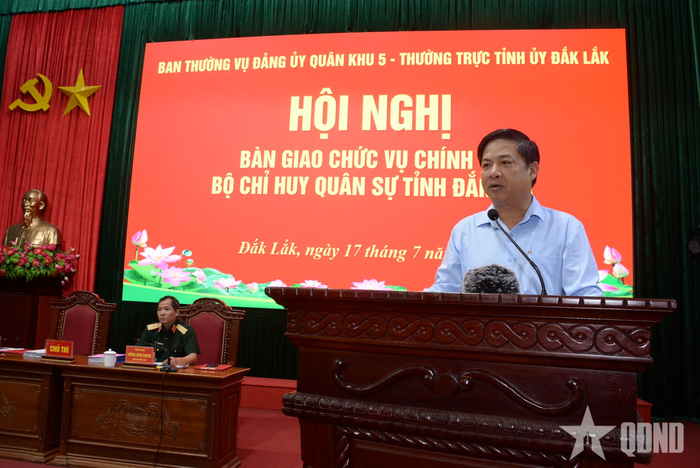 Đồng chí Lương Nguyễn Minh Triết, Ủy viên Trung ương Đảng, Bí thư Tỉnh ủy, Bí thư Đảng ủy Quân sự tỉnh Đắk Lắk phát biểu tại hội nghị.