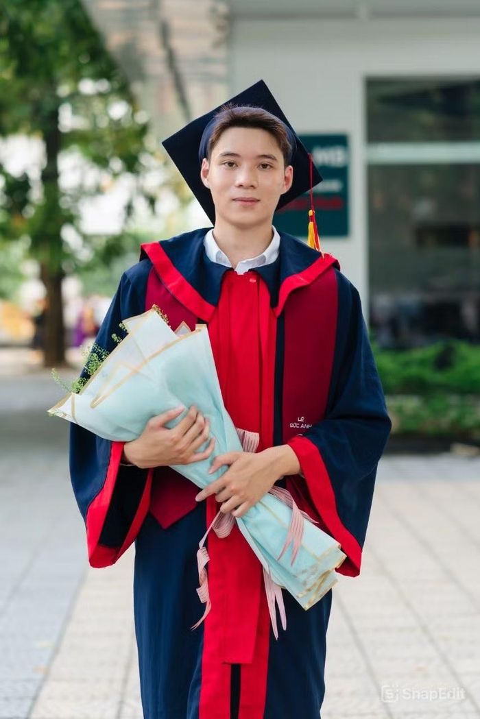 Lê Đức Anh, tân kỹ sư ngành Kỹ thuật Sinh học, ĐH Bách khoa Hà Nội, xuất sắc giành cú đúp học bổng Thạc sĩ toàn phần danh giá của châu Âu.