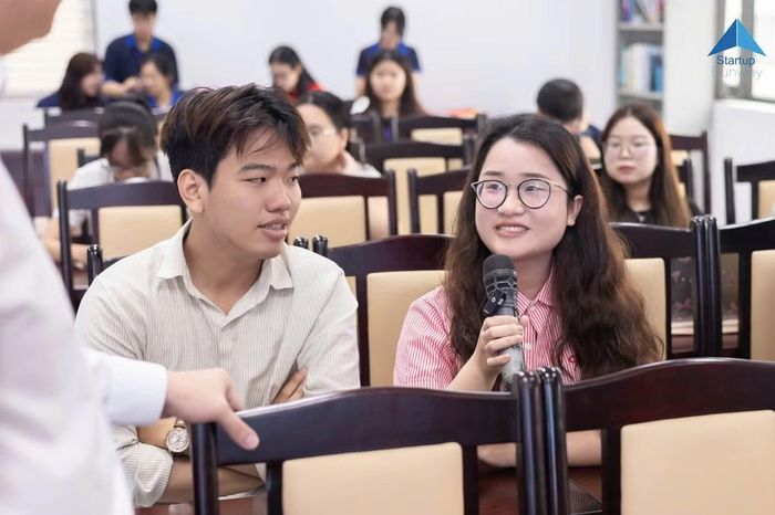 Mỗi sân chơi học thuật đều giúp Thảo phát triển các kỹ năng toàn diện hơn.