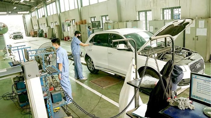 Các trung tâm đăng kiểm đã hoạt động ổn định. Ảnh: VIẾT CHUNG