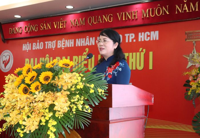  Bà Trần Kim Yến giữ chức Chủ tịch Hội Bảo trợ Bệnh nhân nghèo TPHCM. Ảnh: CẨM TUYẾT 