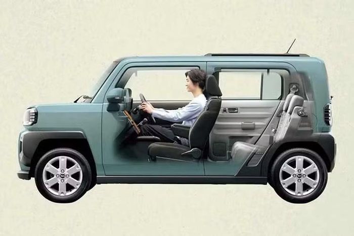 Hệ truyền động không thay đổi so với phiên bản trước. Xe tiếp tục sử dụng động cơ xăng ba xi-lanh dung tích 658 cc, với hai mức công suất gồm 51 mã lực (38 kW hoặc 52 PS) ở bản hút khí tự nhiên và 63 mã lực (47 kW hoặc 64 PS) ở bản tăng áp.