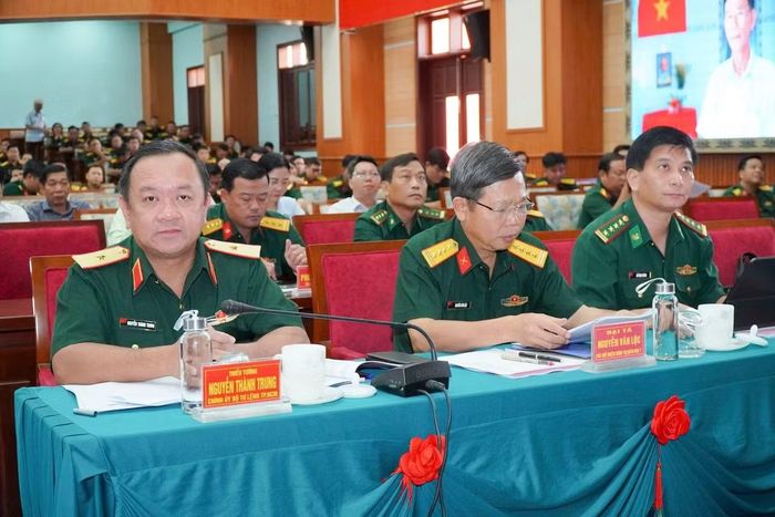 Các đại biểu dự Hội nghị tổng kết thực hiện mô hình "Địa phương, đơn vị phía sau hỗ trợ địa phương, đơn vị phía trước".