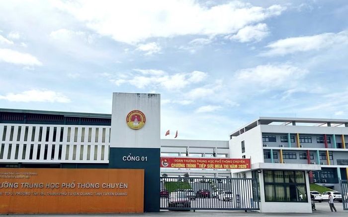 Thêm một người bị khởi tố vụ gian lận thi cử ở Tuyên Quang.