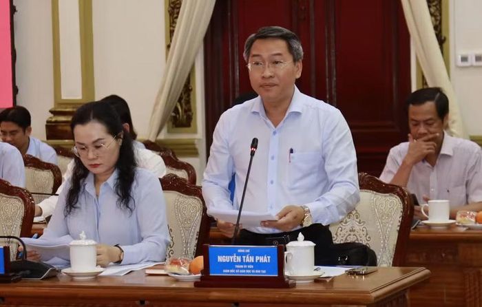Ông Nguyễn Tấn Phát thông tin tại buổi làm việc.