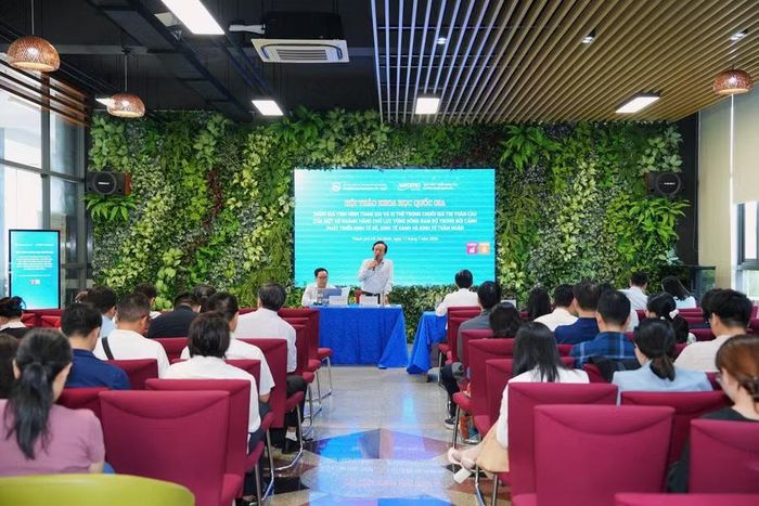 Hội thảo với chủ đề "Đánh giá tình hình tham gia và vị thế trong chuỗi giá trị toàn cầu của một số ngành hàng chủ lực vùng Đông Nam Bộ trong bối cảnh phát triển kinh tế số, kinh tế xanh và kinh tế tuần hoàn".
