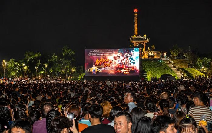 Mỗi suất chiếu không chỉ đưa khán giả đến với một bộ phim mà còn mở ra một cách tiếp cận gần gũi hơn với lịch sử