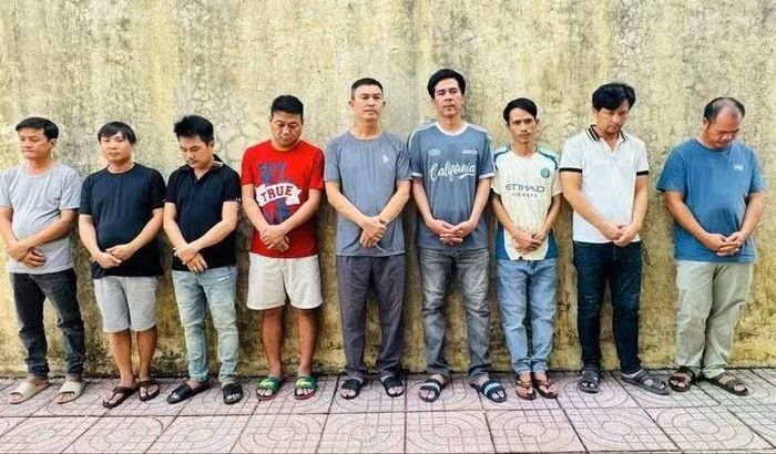 Nhóm người liên quan trong đường dây cá độ bóng đá trực tuyến.