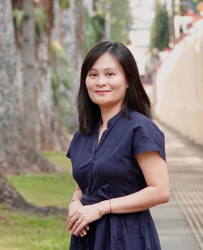 Chị Bạch Dương - con gái út nhạc sĩ Thanh Tùng - đang gấp rút hoàn thiện những khâu cuối cho đêm nhạc Legacy of Love.