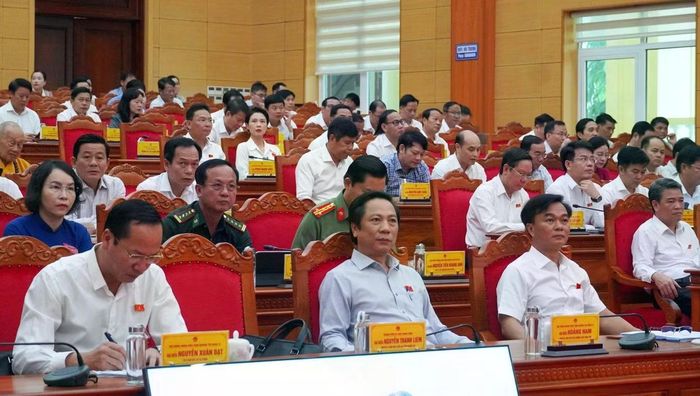 Các đại biểu tham gia kỳ họp.