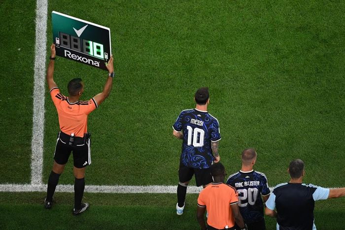 Cơ hội được chứng kiến Messi đá trận World Cup cuối cùng khiến NHM phát sốt