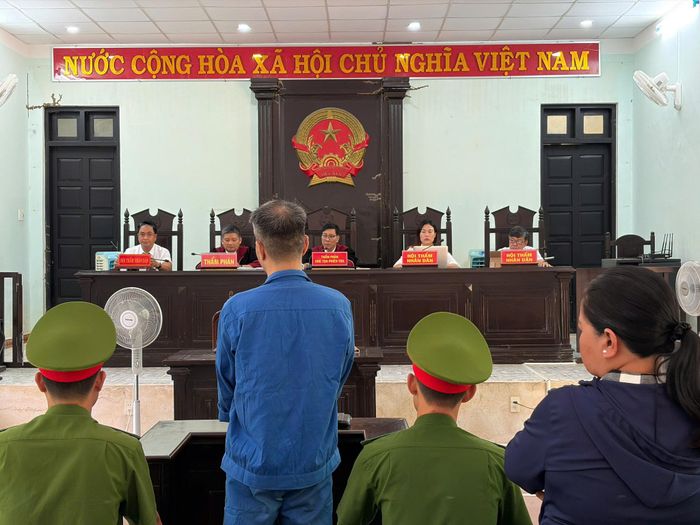 Toàn cảnh phiên tòa..