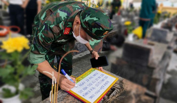Sự tỉ mỉ không chỉ nằm ở đôi bàn tay khéo léo hay những đường cắt đá chính xác đến từng mi-li-mét, mà còn ẩn chứa trong đó lòng thành kính sâu sắc.