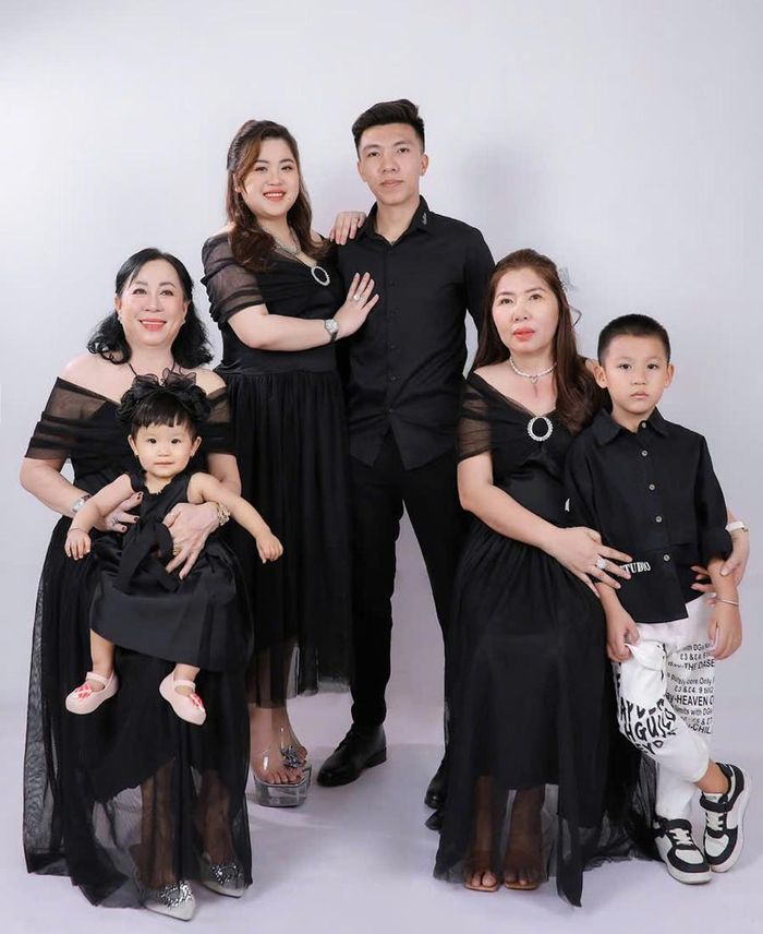 Gia đình Yến Ngọc sống hòa thuận, êm ấm