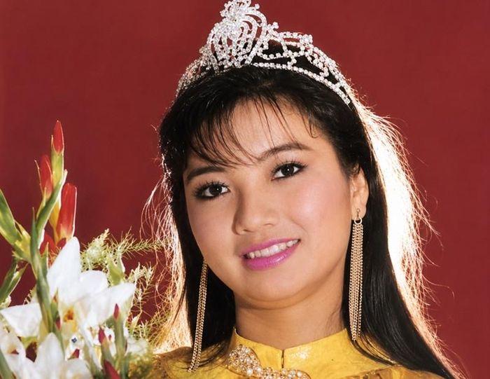 Lý Thu Thảo lúc đăng quang hoa hậu.