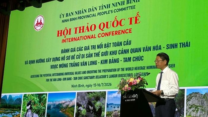  Ông Trần Song Tùng, Phó Chủ tịch Thường trực UBND tỉnh Ninh Bình phát biểu khai mạc hội thảo.