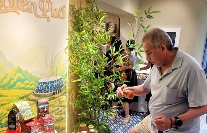  Chương trình thu hút du khách nước ngoài đến tham quan, tìm hiểu về các sản phẩm của vùng Tây Bắc.