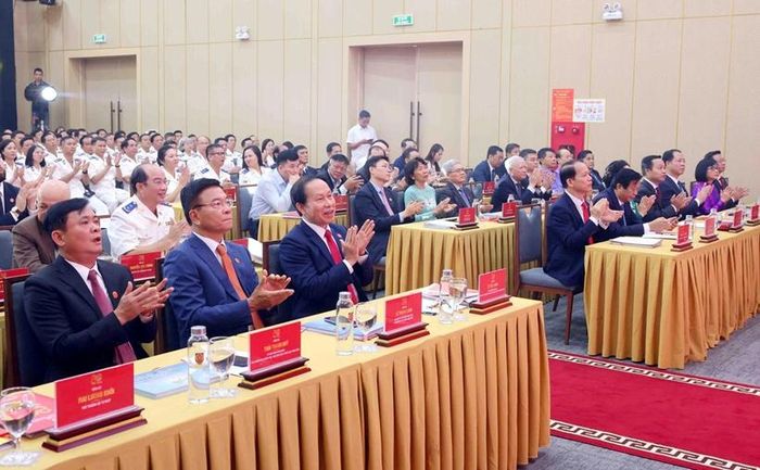 Các đại biểu tham dự buổi lễ. Ảnh: Phạm Kiên