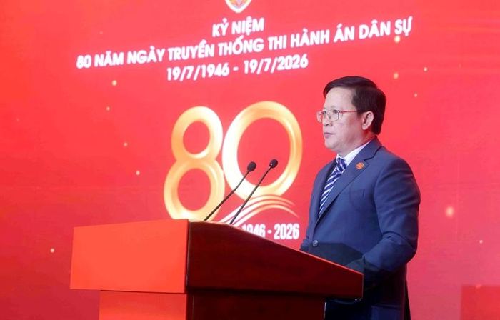Thứ trưởng Bộ Tư pháp Mai Lương Khôi trình bày diễn văn khai mạc lễ kỷ niệm. Ảnh: Phạm Kiên