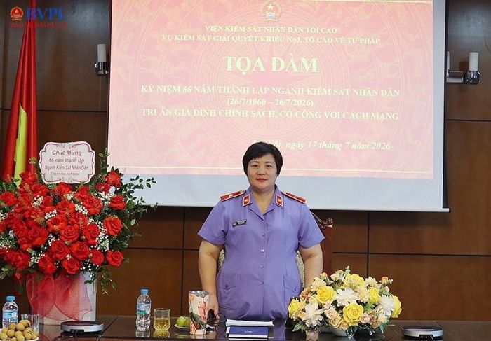  Đồng chí Mai Thị Nam, Vụ trưởng Vụ 12 VKSND tối cao phát biểu tại buổi Tọa đàm.