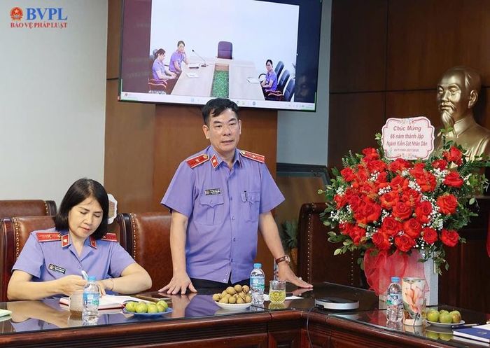 Đồng chí Nguyễn Đình Bắc, Phó Vụ trưởng Vụ 12 VKSND tối cao phát biểu tại buổi Tọa đàm.