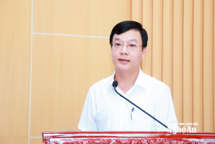 Đồng chí Phạm Tuấn Vinh - Ủy viên Ban Chấp hành Đảng bộ tỉnh, Phó Bí thư chuyên trách Đảng ủy UBND tỉnh phát biểu kết luận. Ảnh: Thành Duy