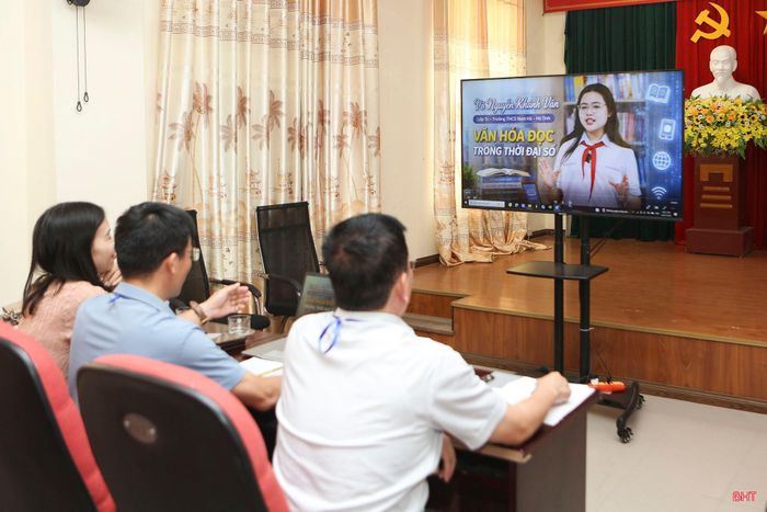 Cuộc thi năm nay có số lượng tác phẩm dự thi bằng video vượt trội khi có 200 video lọt vòng chung khảo.